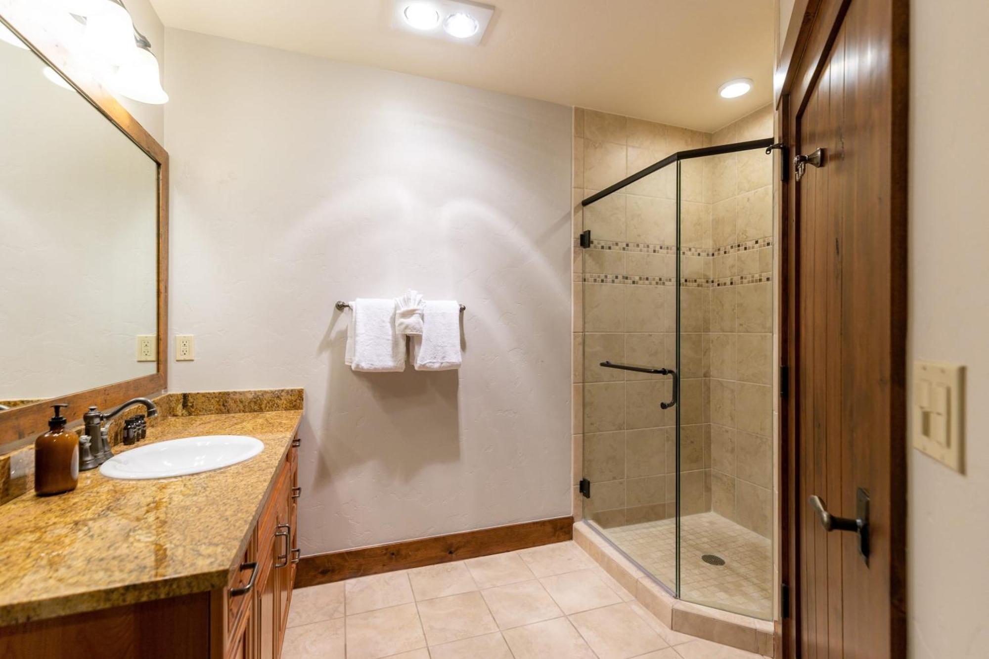 Twin Chutes By Avantstay Beautiful Ski In Ski Out Condo W Access To Hot Tub Gym Breckenridge Exterior photo